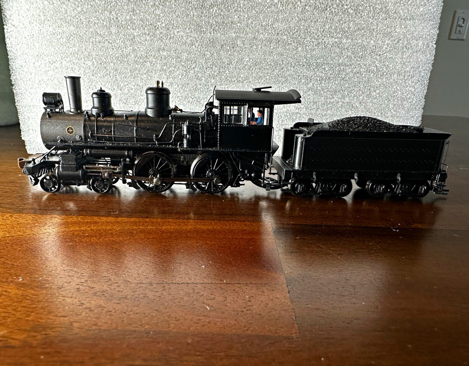 HO DCC Unlettered Modern Baldwin 4-4-0 Locomotive and Tender Bachmann Spectrum