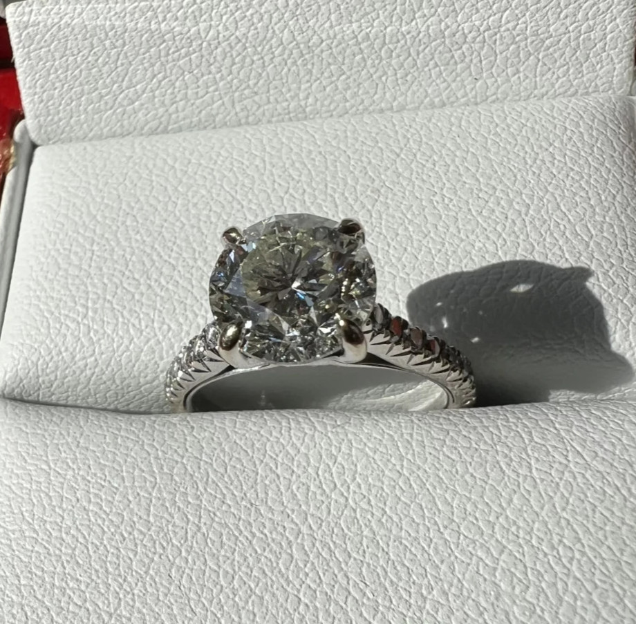 IGI Certified 5.50 Ct Round EF/VS1 Lab Grown Diamond Wedding Ring 14K White Gold
