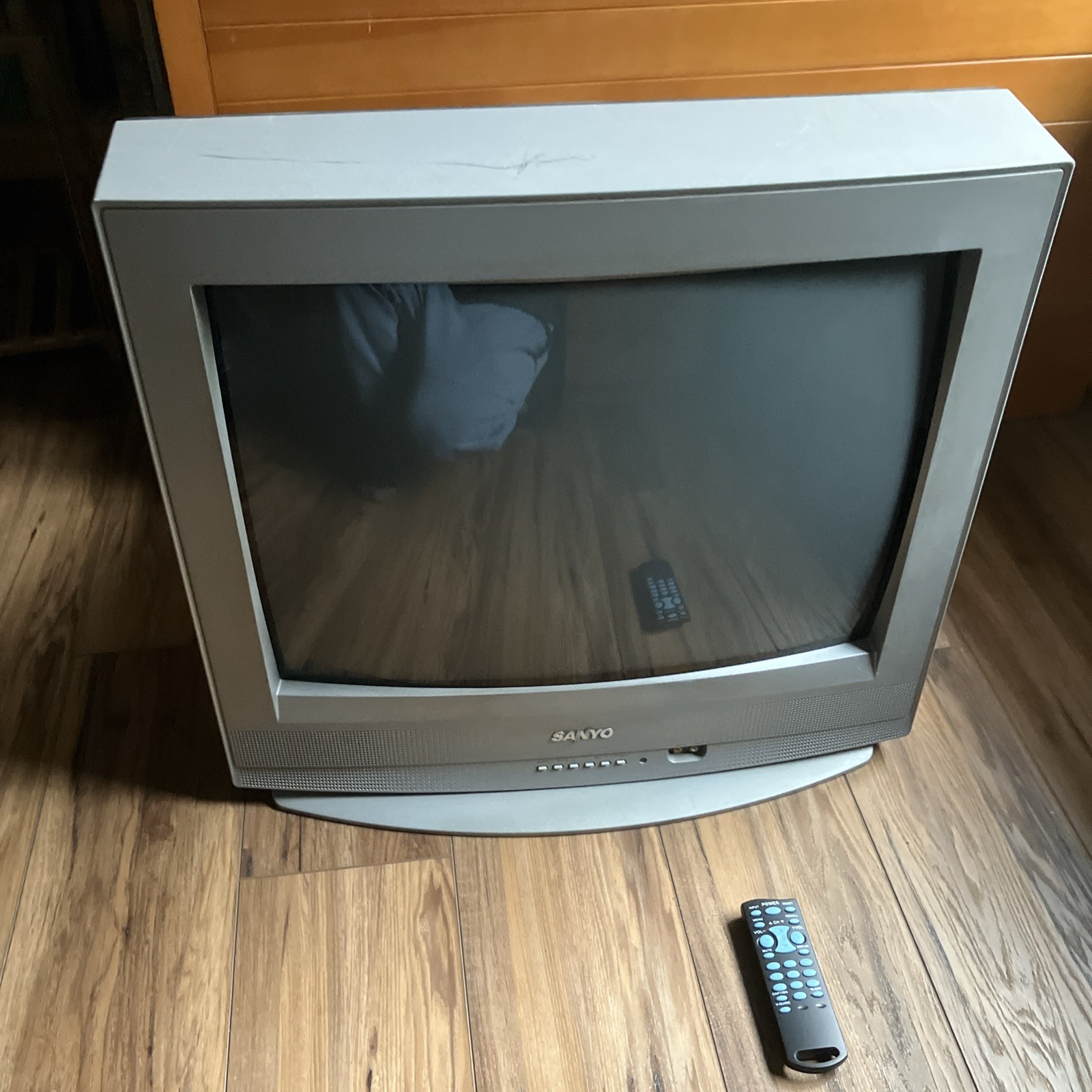 Sanyo 24” CRT TV Vintage RCA Gaming TV & Remote | Tested Working Local PickUp