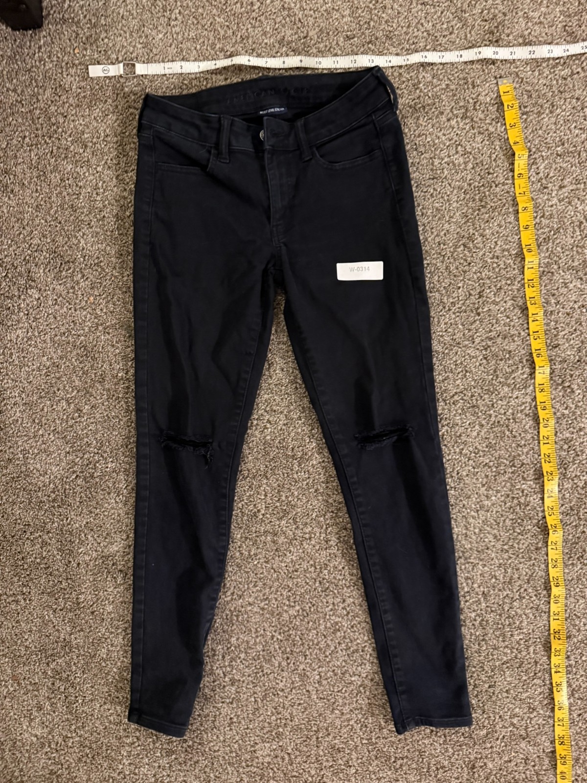 American Eagle black skinny jeans 4 Reg American Eagle black skinny jeans 4 Reg
