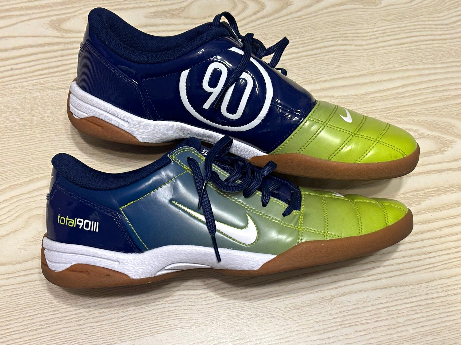 Nike Total 90 III Youth Unisex Indoor Soccer Shoes US Size 9.5 Green Nike Total 90 III Youth Unisex Indoor Soccer Shoes US Size 9.5 Green