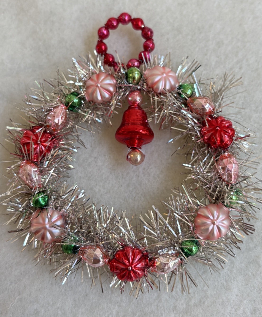 Lovely Vintage 4” Tinsel Christmas Wreath Ornament ~ Mercury Glass Beads (425)