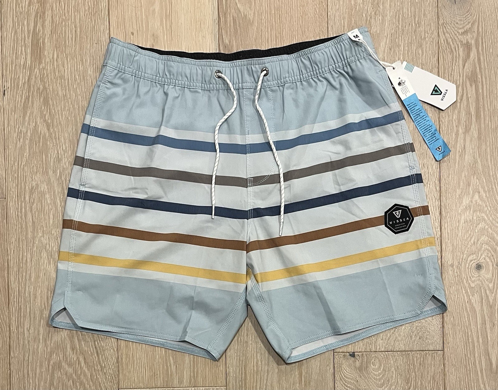 Vissla Low Five 17.5 Ecolastic Board Shorts Mens Size M Medium NWT Swim Trunks