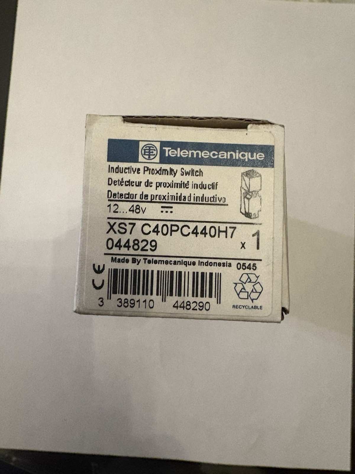 SCHNEIDER ELECTRIC XS7C40PC440H7 / XS7C40PC440H7 (USED)