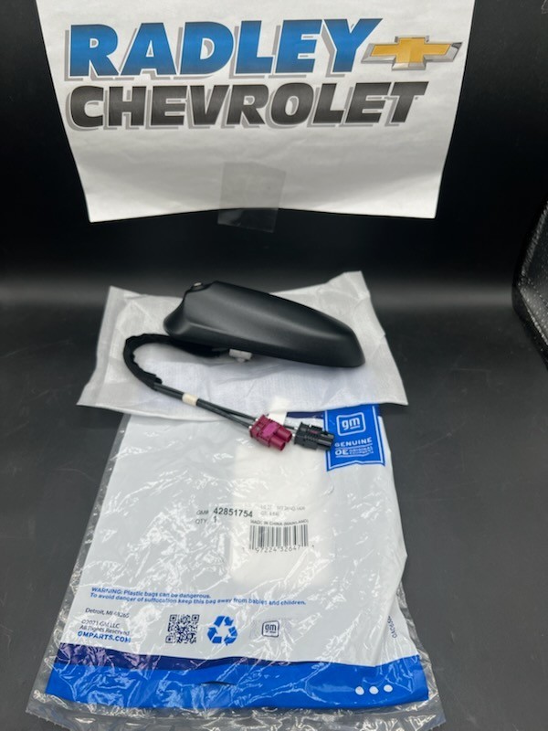 NEW RADLEY CHEVROLET OEM GM 2024-2026 TRAX OEM ROOF ANTENNA 42851754