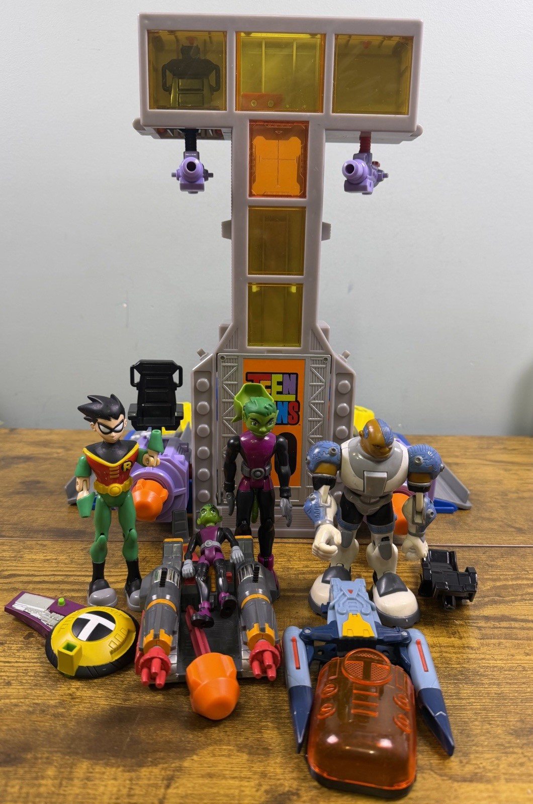 2004 Bandai Teen Titans Go Launch Tower Playset & Action Figures Vehicles & More
