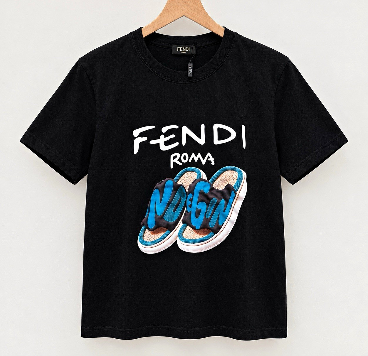 Fendi Men M Black Short Sleeve Crew Neck Graphic Print T-Shirt Logo Regular Fendi Men M Black Short Sleeve Crew Neck Graphic Print T-Shirt Logo Regular