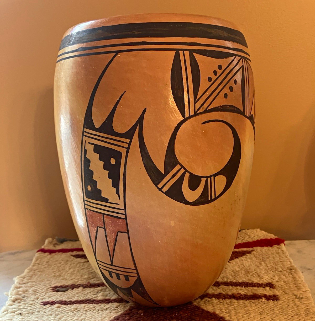 Rare Hopi-Tewa signed Violet Huma 9” polychrome vessel geometric motifs 