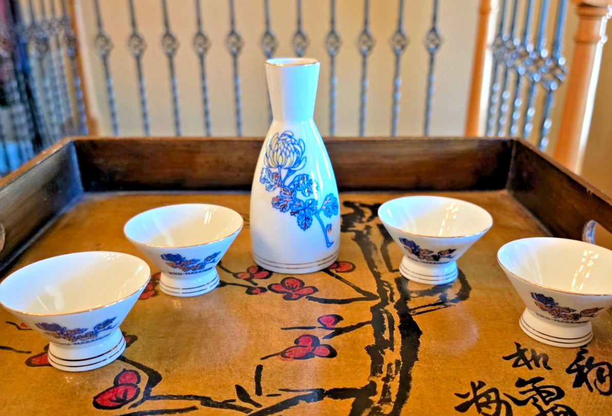 Vintage Kiku-Masamune Japanese Porcelain Sake Set 5