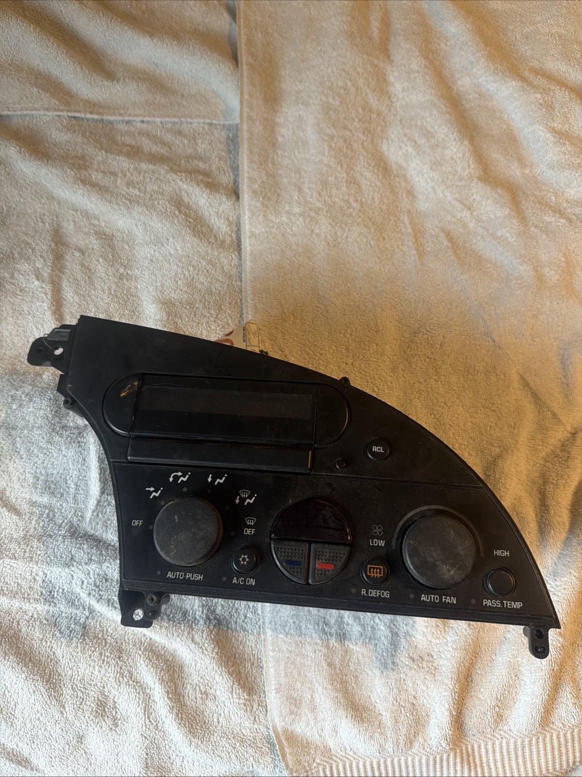 1996-1999 Aurora Temperature Heater Control OEM 16151413