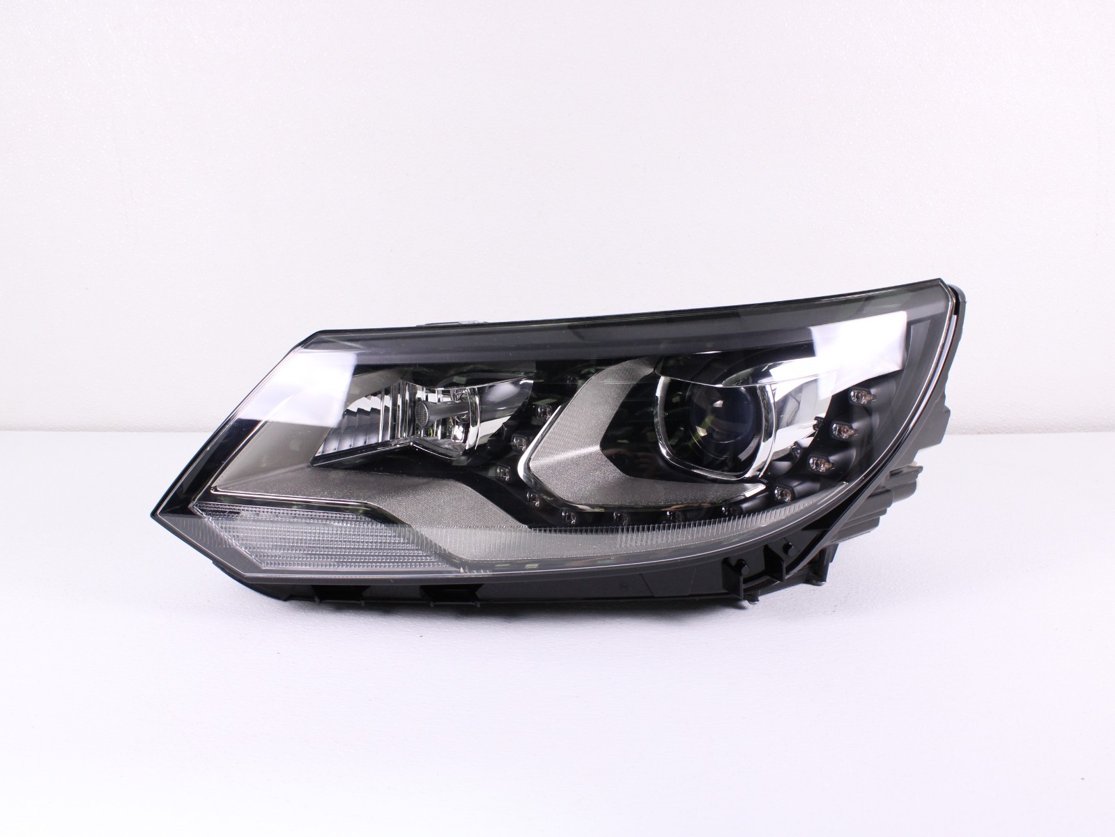 NICE 2012-2017 VOLKSWAGEN TIGUAN LH LEFT DRIVER SIDE HID XENON HEADLIGHT OEM
