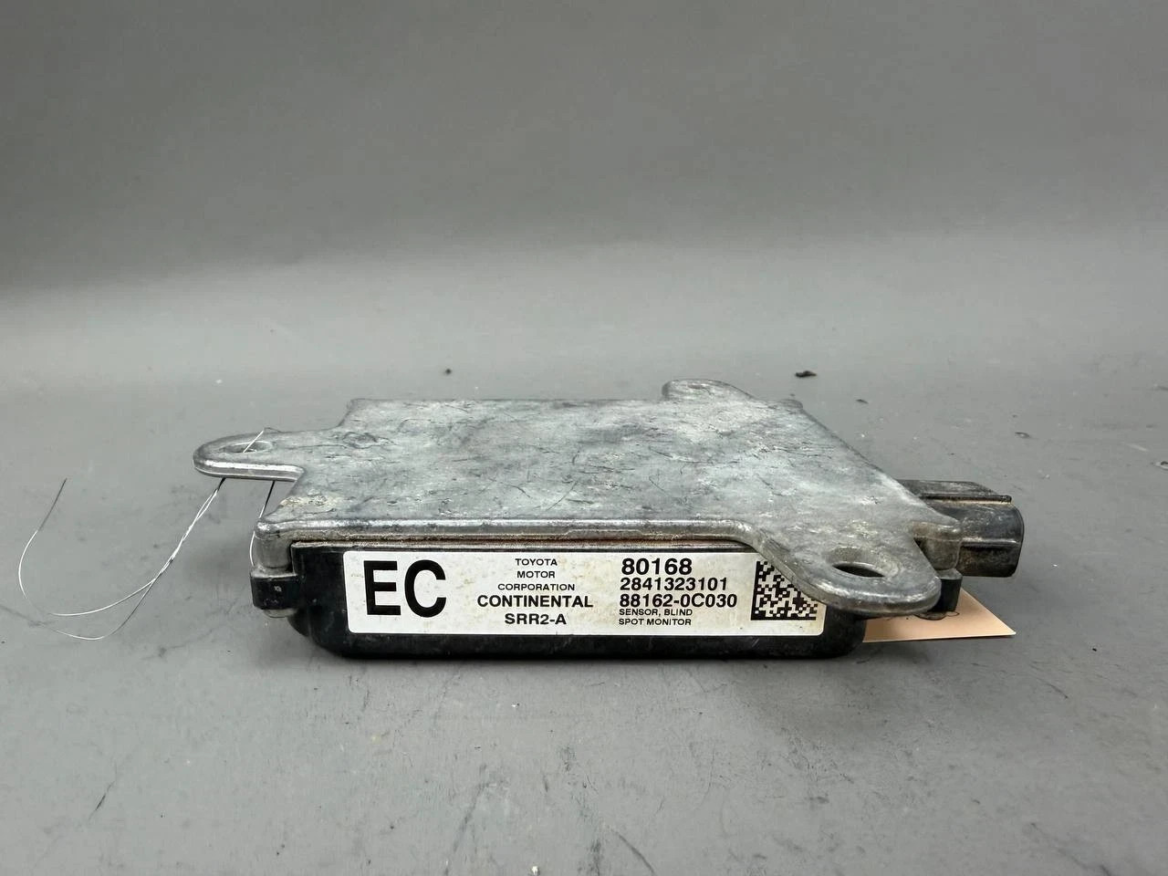 2013-2017 Toyota Tundra LH Blind Spot Radar Sensor Module Unit OEM 88162-0C030 2013-2017 Toyota Tundra LH Blind Spot Radar Sensor Module Unit OEM 88162-0C030
