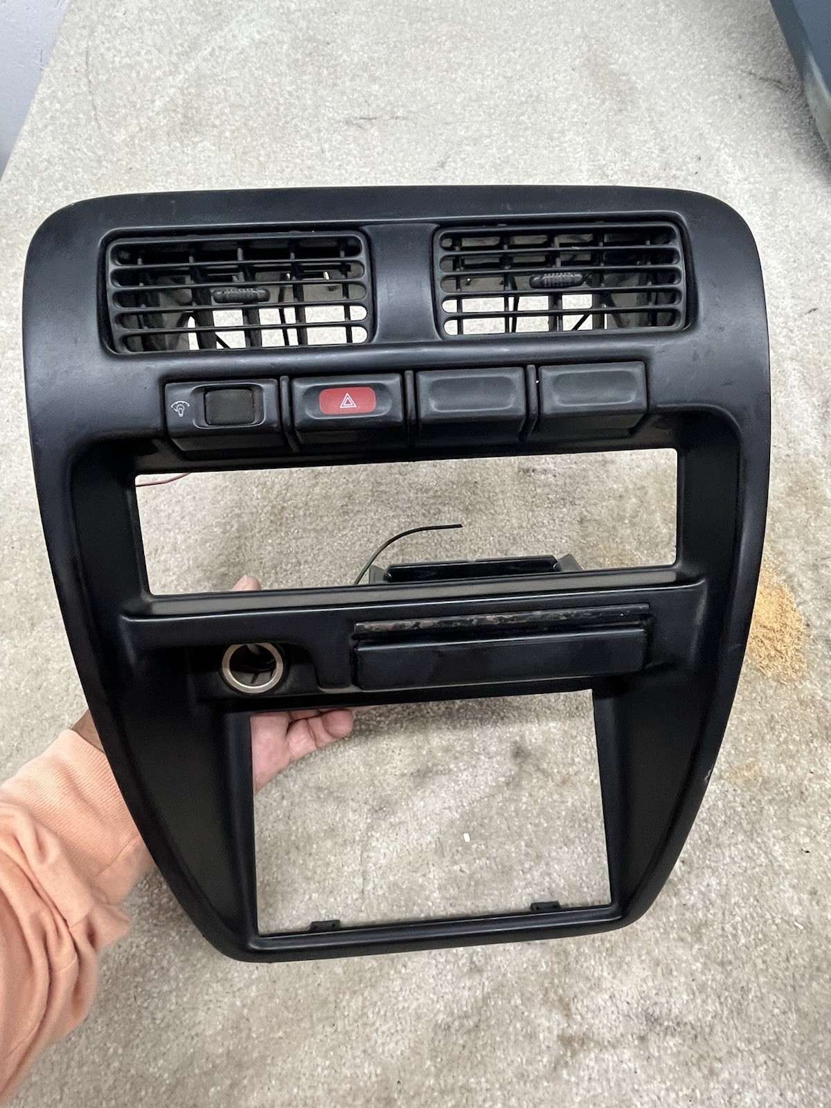 94-97 Nissan D21 HARDBODY Dash VENTS Climate Control Stereo TRIM Panel Ash Tray 94-97 Nissan D21 HARDBODY Dash VENTS Climate Control Stereo TRIM Panel Ash Tray