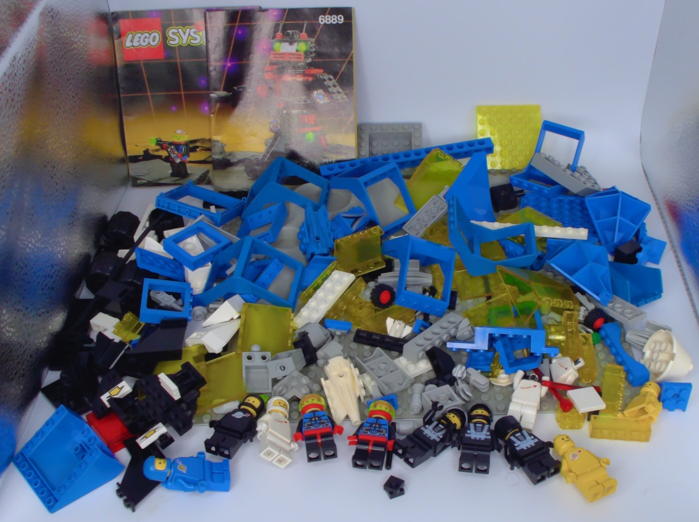 Vintage 1980s/90s LEGO Classic Space Parts and Pieces Lot