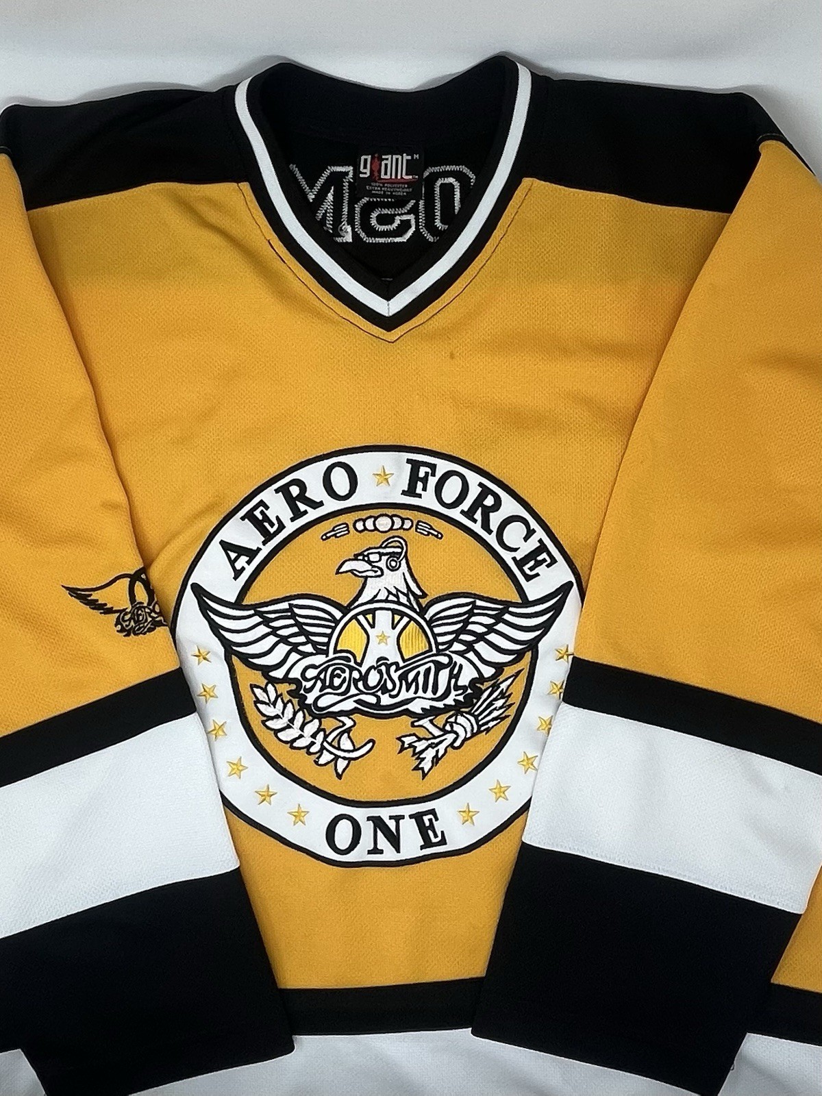 Vintage 2003 Aerosmith Tour Boston Bruins Hockey Giant Tag Yellow Jersey (M)