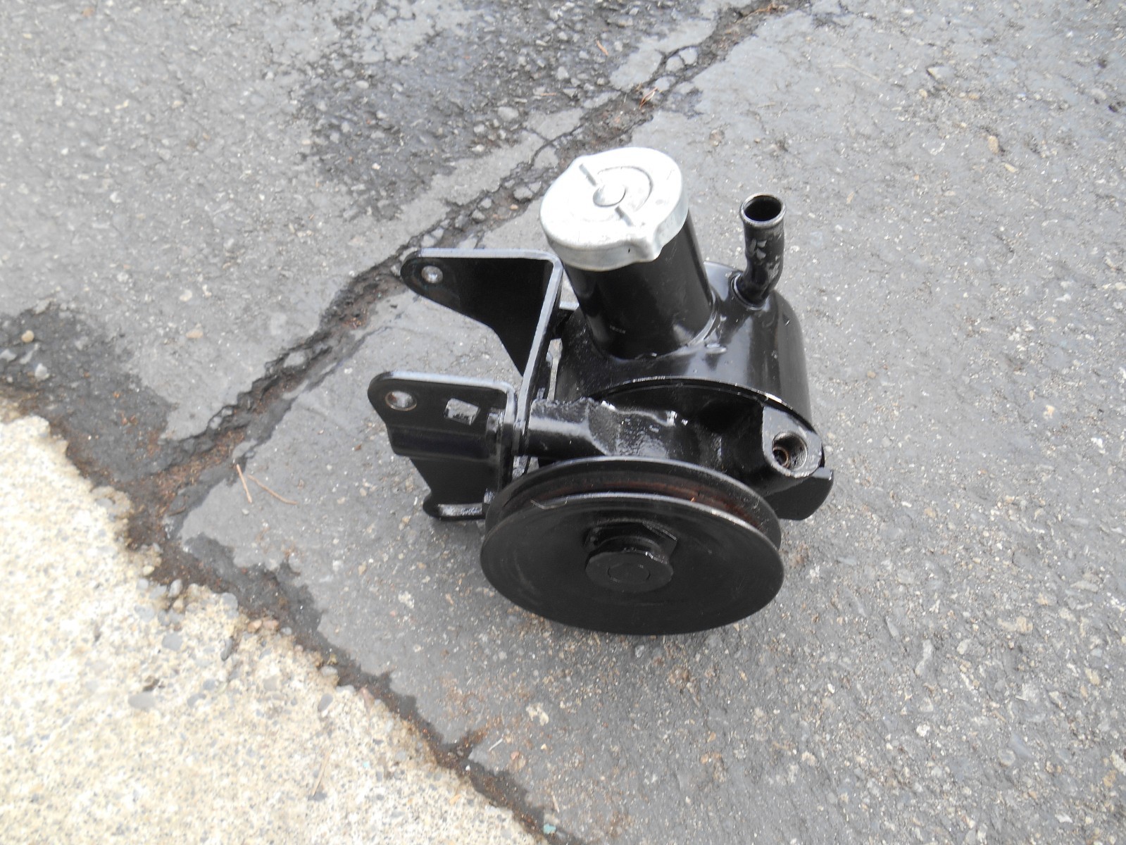 MOPAR 1966 1967 1968 big block 383 440 B Body TRW power steering pump