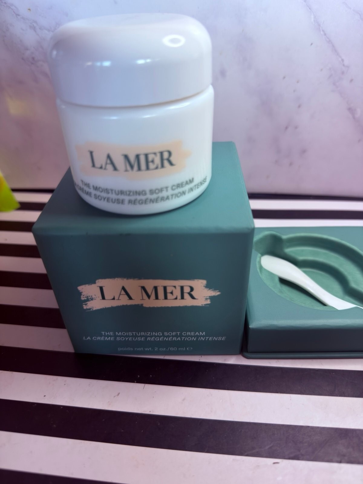 La Mer the moisturizing soft cream 2 fl oz La Mer the moisturizing soft cream 2 fl oz