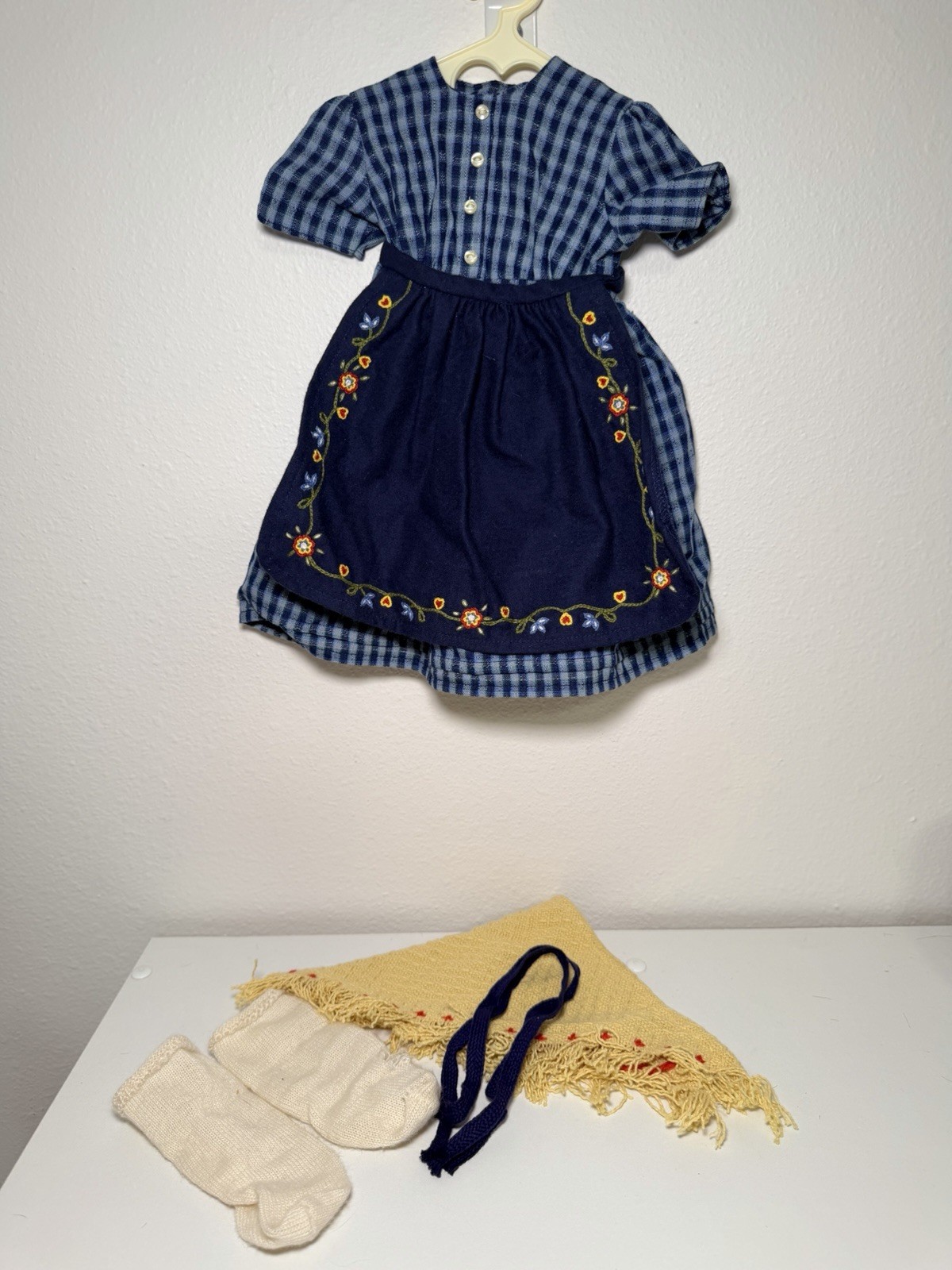 American Girl Kirsten On the Trail Outfit (sock damaged) 