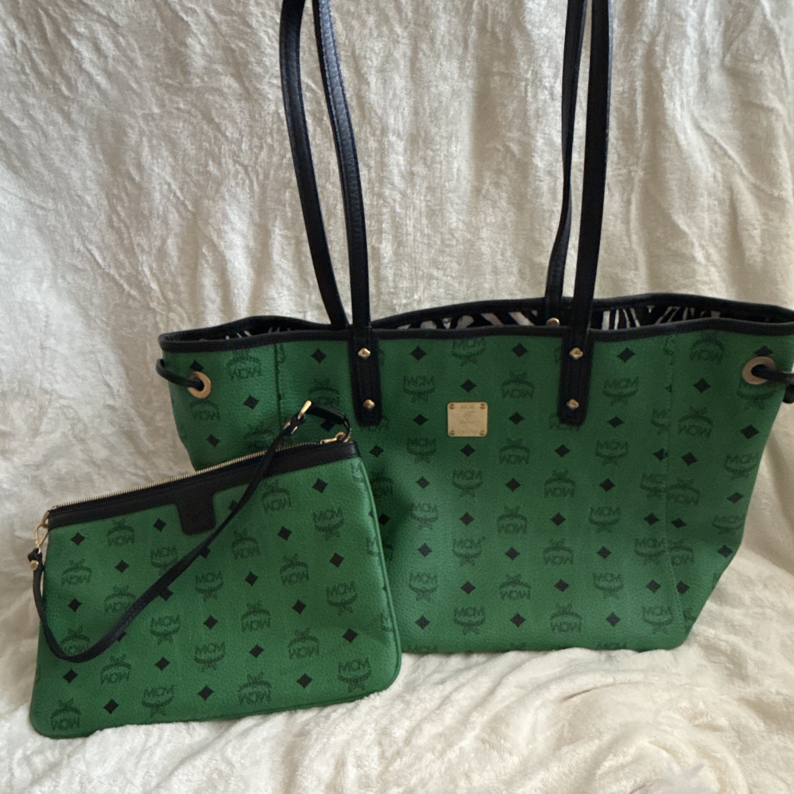 MCM Green Logo Monogram Tote Bag Zip Pouch Dust Bag Inner Pockets with COA MCM Green Logo Monogram Tote Bag Zip Pouch Dust Bag Inner Pockets with COA