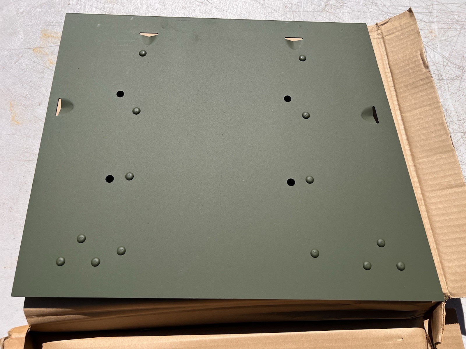 NOS M998 HMMWV RIGHT REAR SEAT TOP PLATE COVER 12339047-2