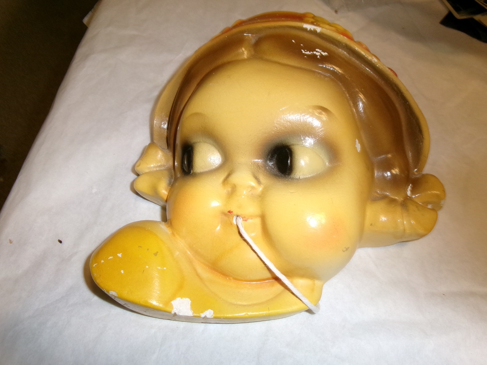 String Holder Girl Chalkware Young Lady Face 1940s Vintage