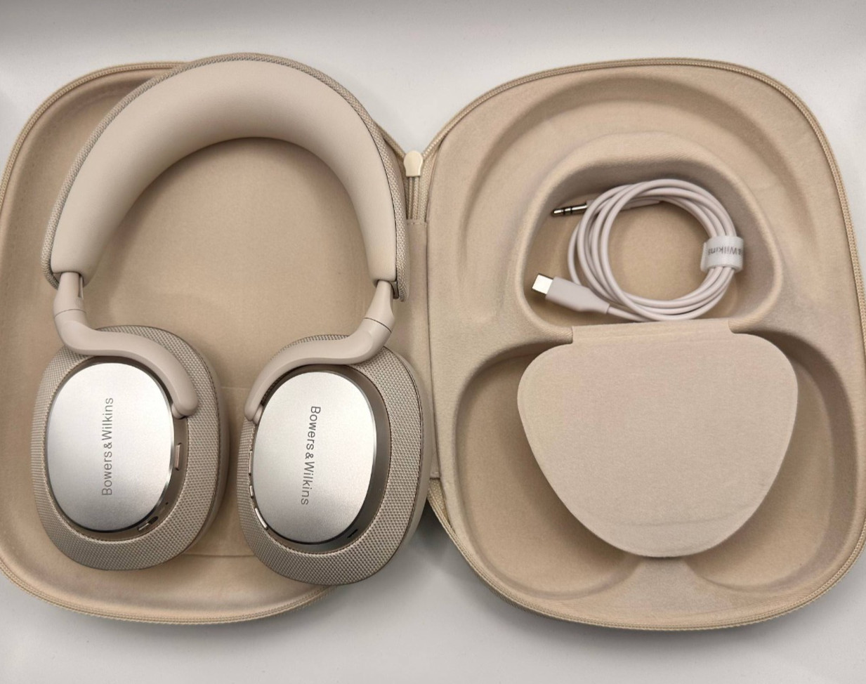 *READ* Bowers & Wilkins Px7 S3 Wireless Over-Ear Headphones, Canvas White