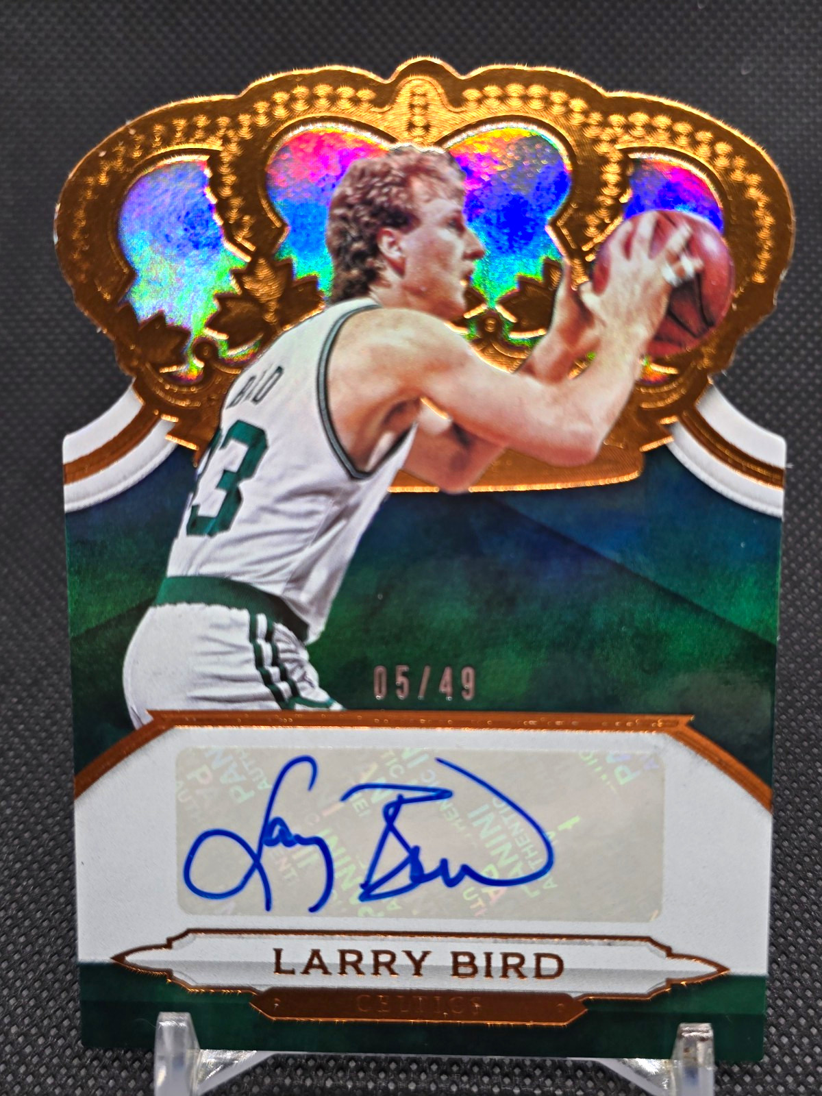 Panini 2018-19 Crown Royale Crown Autographs Larry Bird #CA-LBD Auto /49 Panini 2018-19 Crown Royale Crown Autographs Larry Bird #CA-LBD Auto /49