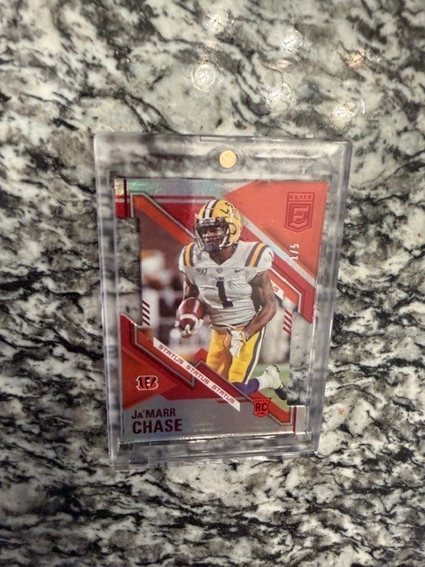 2019 Donruss Elite Ja’Marr Chase Rookie Card – Die Cut /5 2019 Donruss Elite Ja’Marr Chase Rookie Card – Die Cut /5