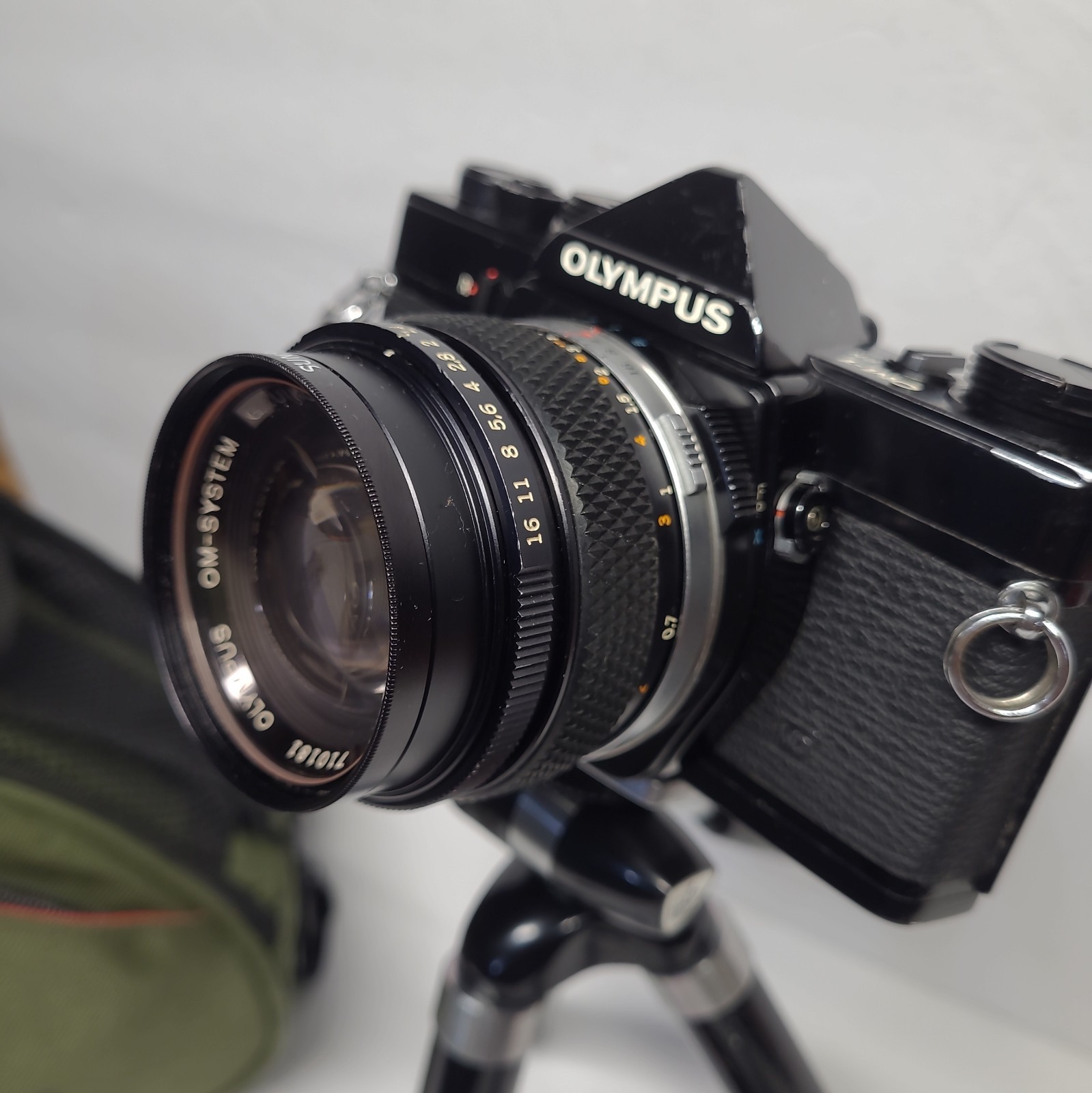 Olympus OM-1 Vintage SLR 35mm Manual Camera BLK, w/Accessories Olympus OM-1 Vintage SLR 35mm Manual Camera BLK, w/Accessories