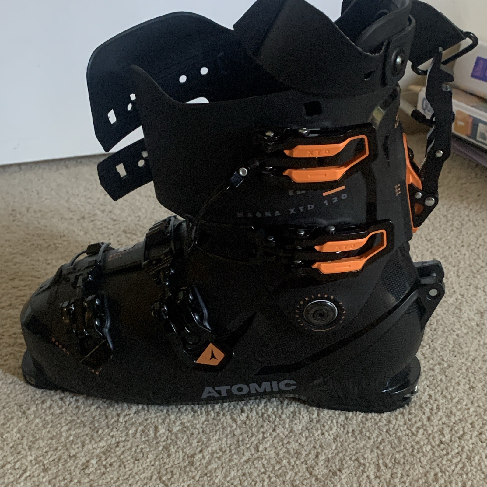 Atomic Magna XTD 120 GripWalk Men\'s Ski Boots 102mm Black/Orange Mondo 35 Atomic Magna XTD 120 GripWalk Men\'s Ski Boots 102mm Black/Orange Mondo 35