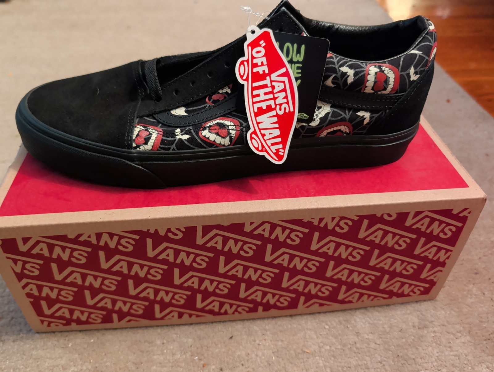 Vans Old Skool Glow Frights Off The Wall Men’s Size 11 Used Excellent Dracula Vans Old Skool Glow Frights Off The Wall Men’s Size 11 Used Excellent Dracula