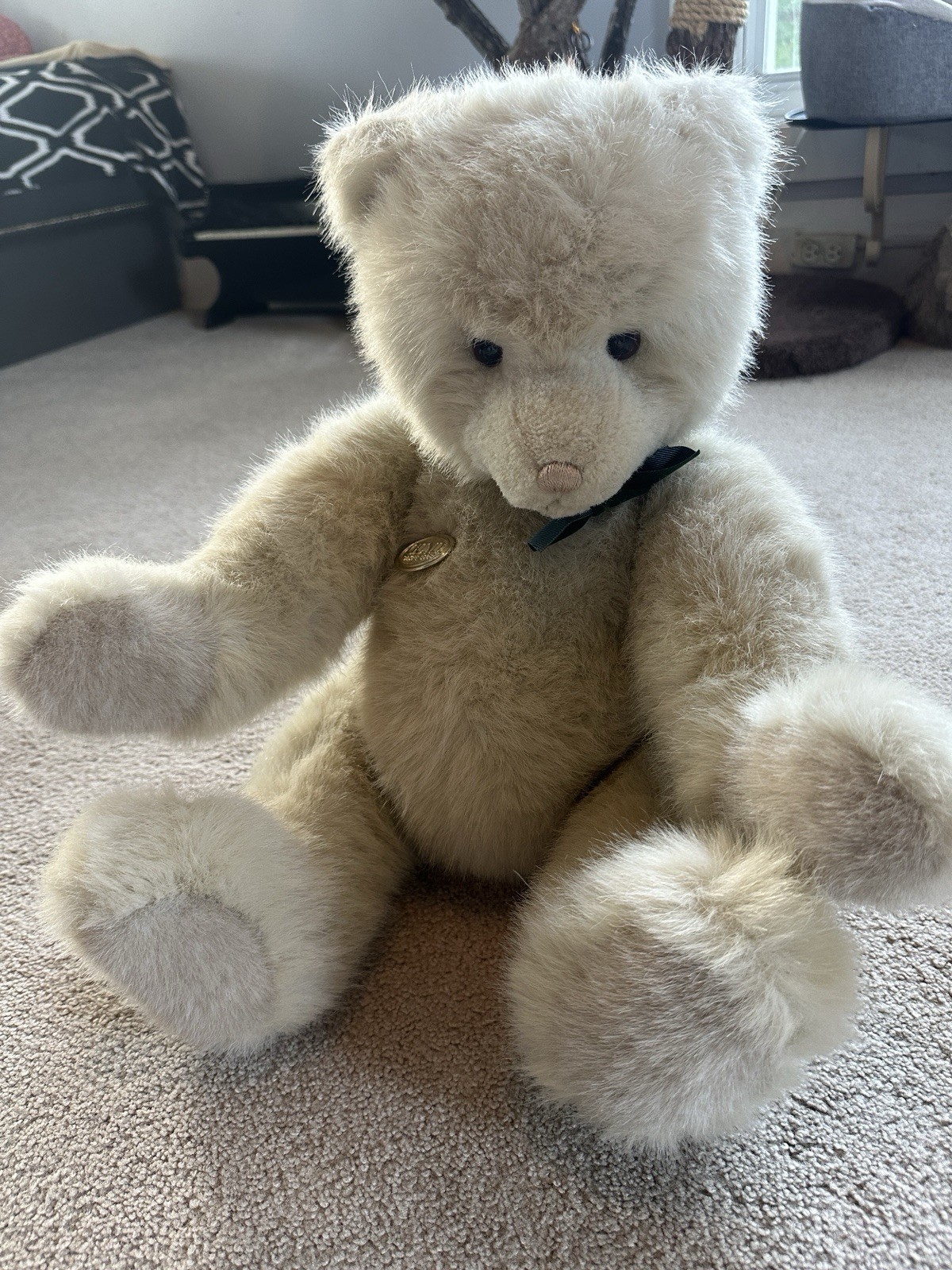 VTG GUND Collector’s Classic Limited Edition Beige Bear w/ Green Bow, 1986 VTG GUND Collector’s Classic Limited Edition Beige Bear w/ Green Bow, 1986