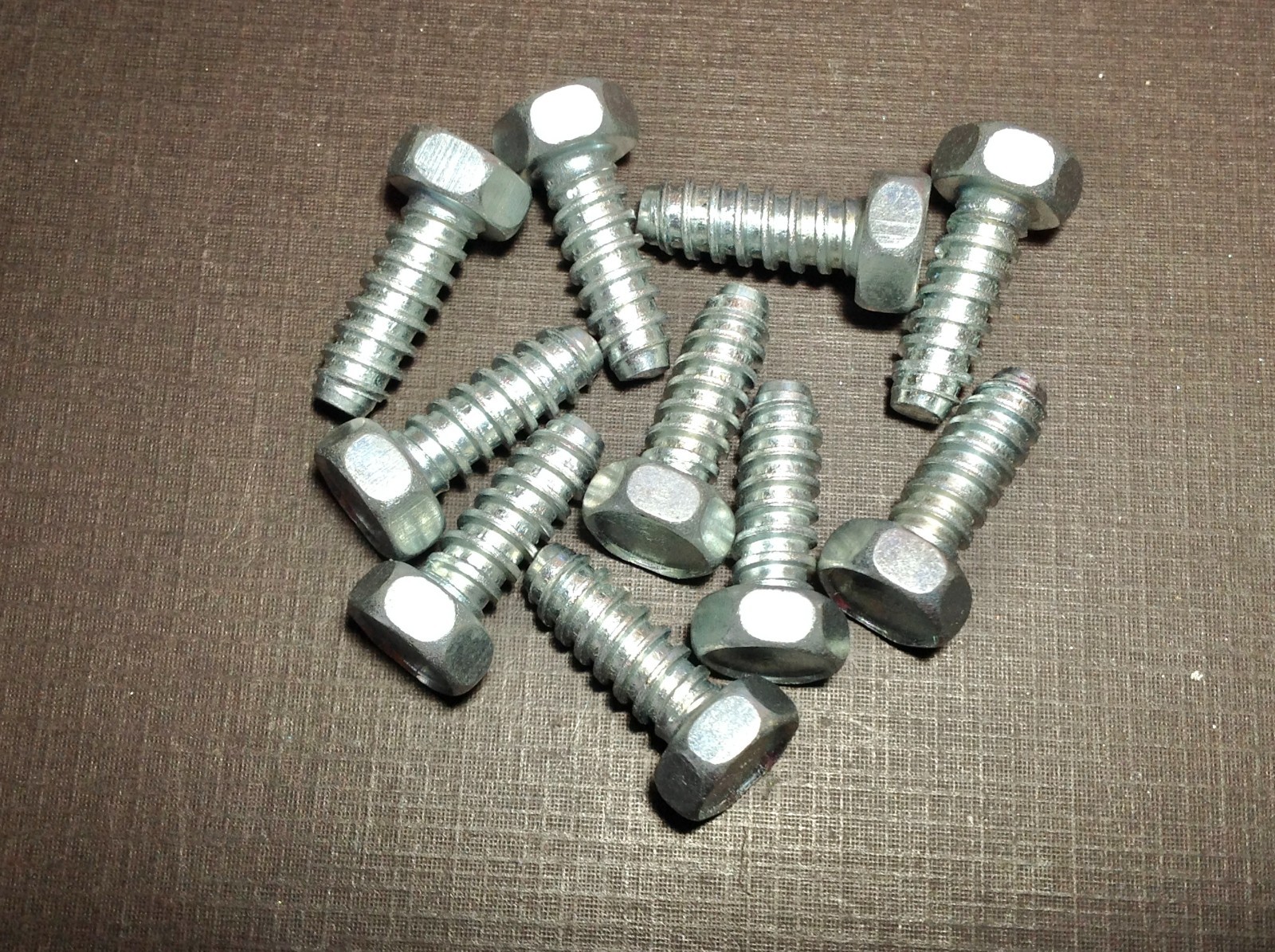 10 pcs NORS 1941-1948 Chevy foot scraper to body sill screws 5/16-10 acme thread 10 pcs NORS 1941-1948 Chevy foot scraper to body sill screws 5/16-10 acme thread