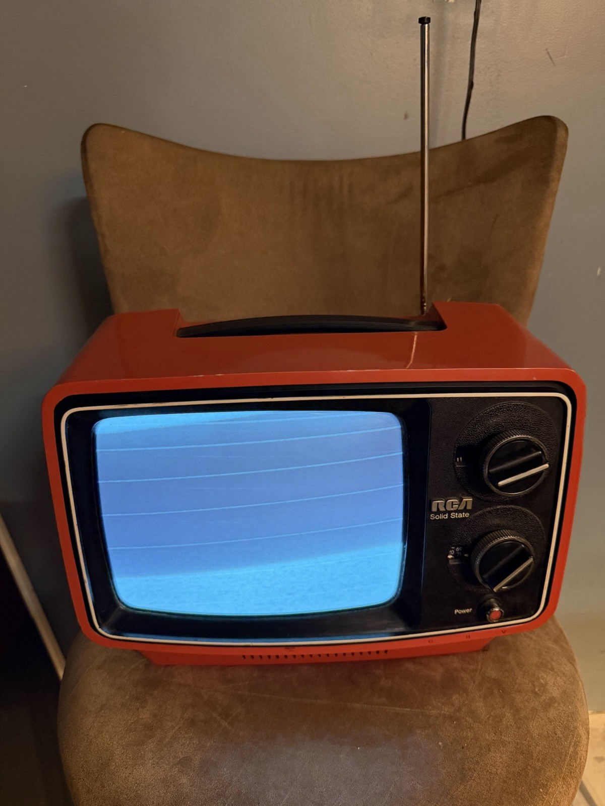 Vintage 1976 RCA Solid State TV Model AU 091A SN:609324426 Orange Tested Works