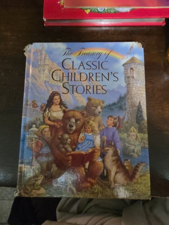 THE TREASURY OF CLASSIC CHILDREN\'S STORIES By Armand Eisen - Hardcover EXCELLENT THE TREASURY OF CLASSIC CHILDREN\'S STORIES By Armand Eisen - Hardcover EXCELLENT
