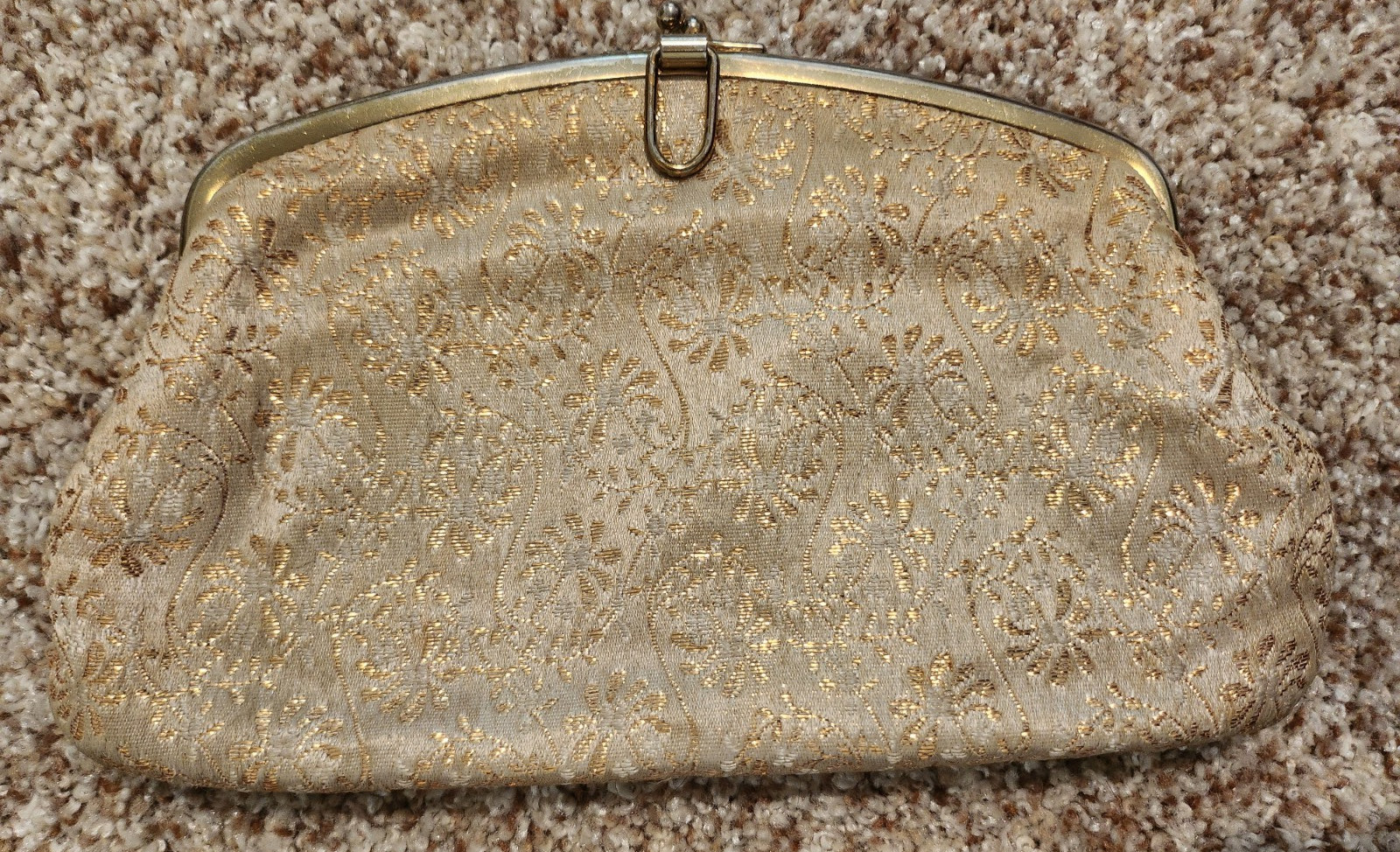 Vintage Dorset Rex Fifth Avenue Gold Brocade Clutch Purse 1950s Kiss Clasp Vintage Dorset Rex Fifth Avenue Gold Brocade Clutch Purse 1950s Kiss Clasp