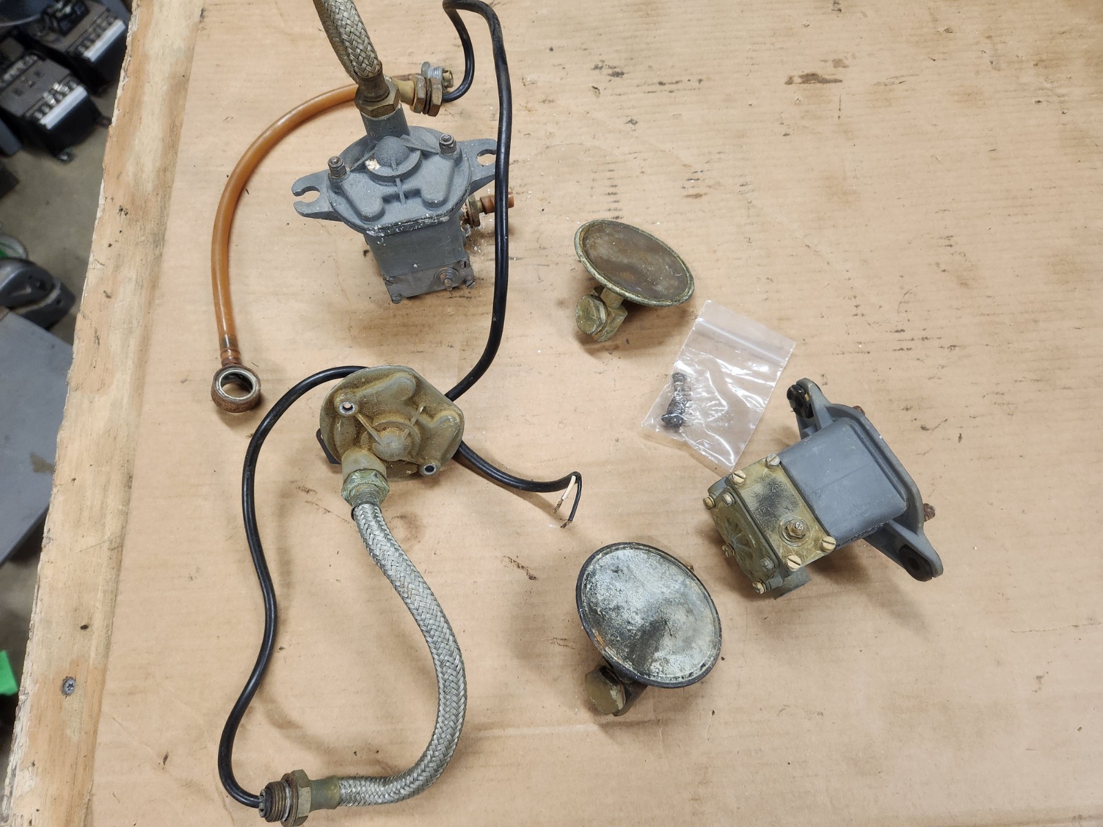 JAGUAR MK X E-TYPE XKE USED ORIGINAL LUCAS SUBMERSIBLE FUEL PUMP LOT