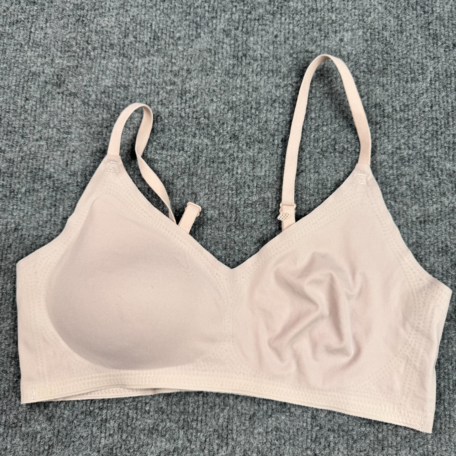 HOFISH Women\'s Seamless Wireless Bra Size Small S Nude FLAW One Pad Missing HOFISH Women\'s Seamless Wireless Bra Size Small S Nude FLAW One Pad Missing