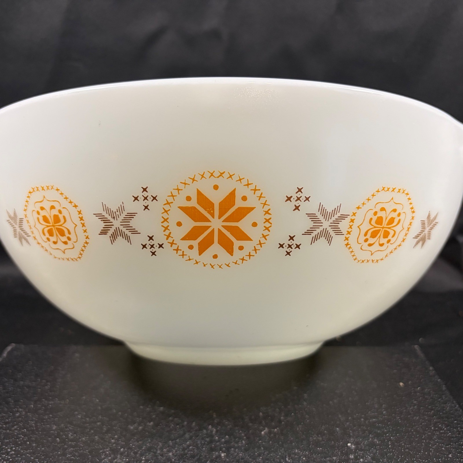Pyrex Town and Country Cinderella Mixing Bowl 443 White Milk Glass Vintage 1960s