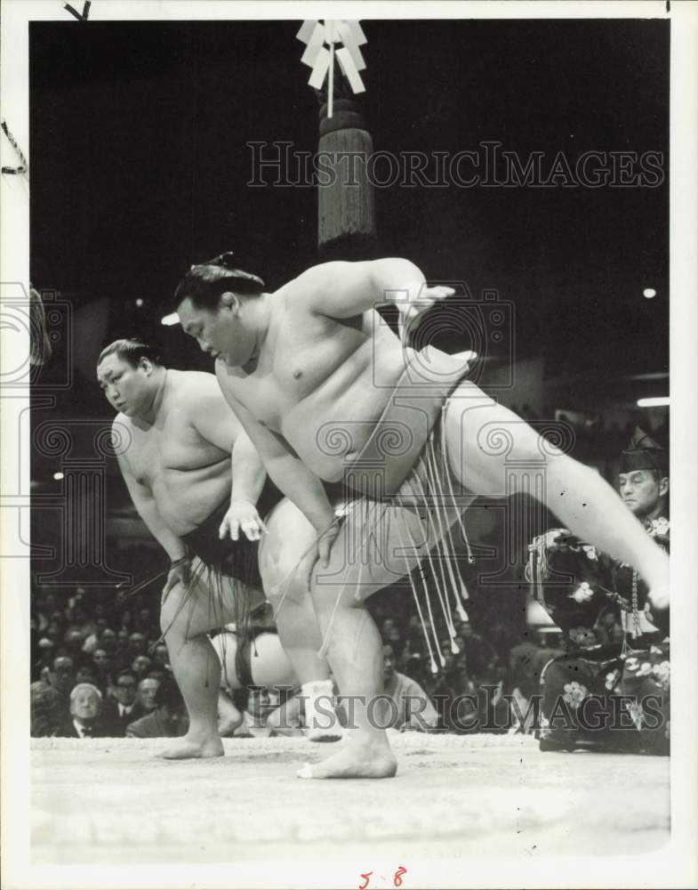 1983 Press Photo Sumo Wrestling Match on NBC\'s \