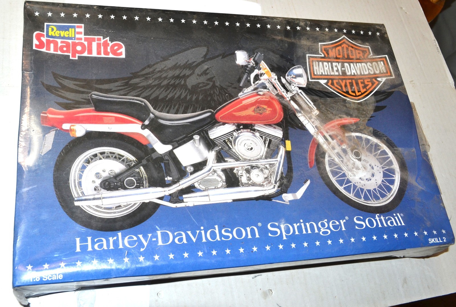 Revell Snaptite Harley Davidson Heritage Softail Kit 1:8 Skill 2 1995 Revell Snaptite Harley Davidson Heritage Softail Kit 1:8 Skill 2 1995