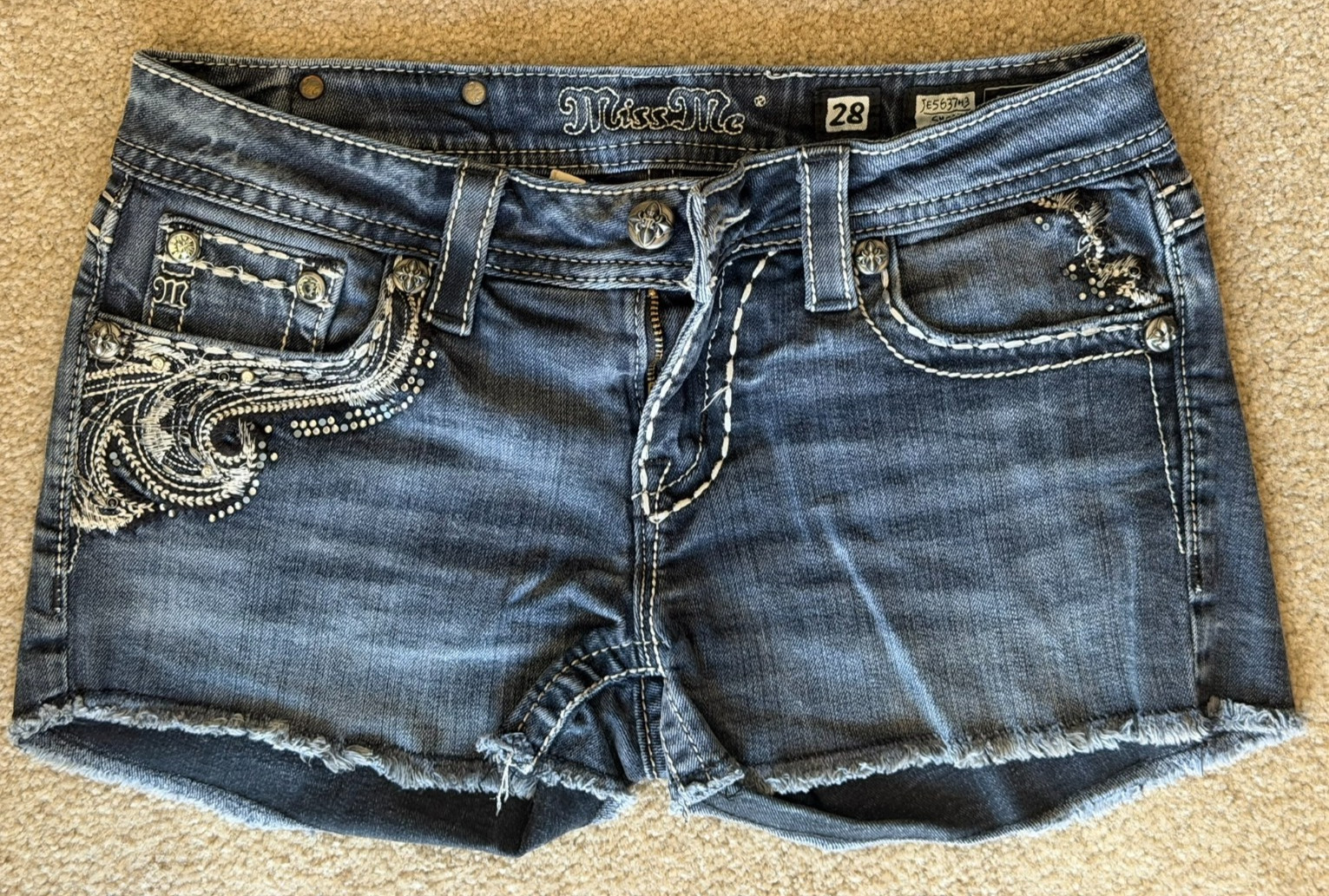 Miss Me JE5637H3 Rhinestone Denim Embellished Black Jean Shorts Women’s 28 flaw