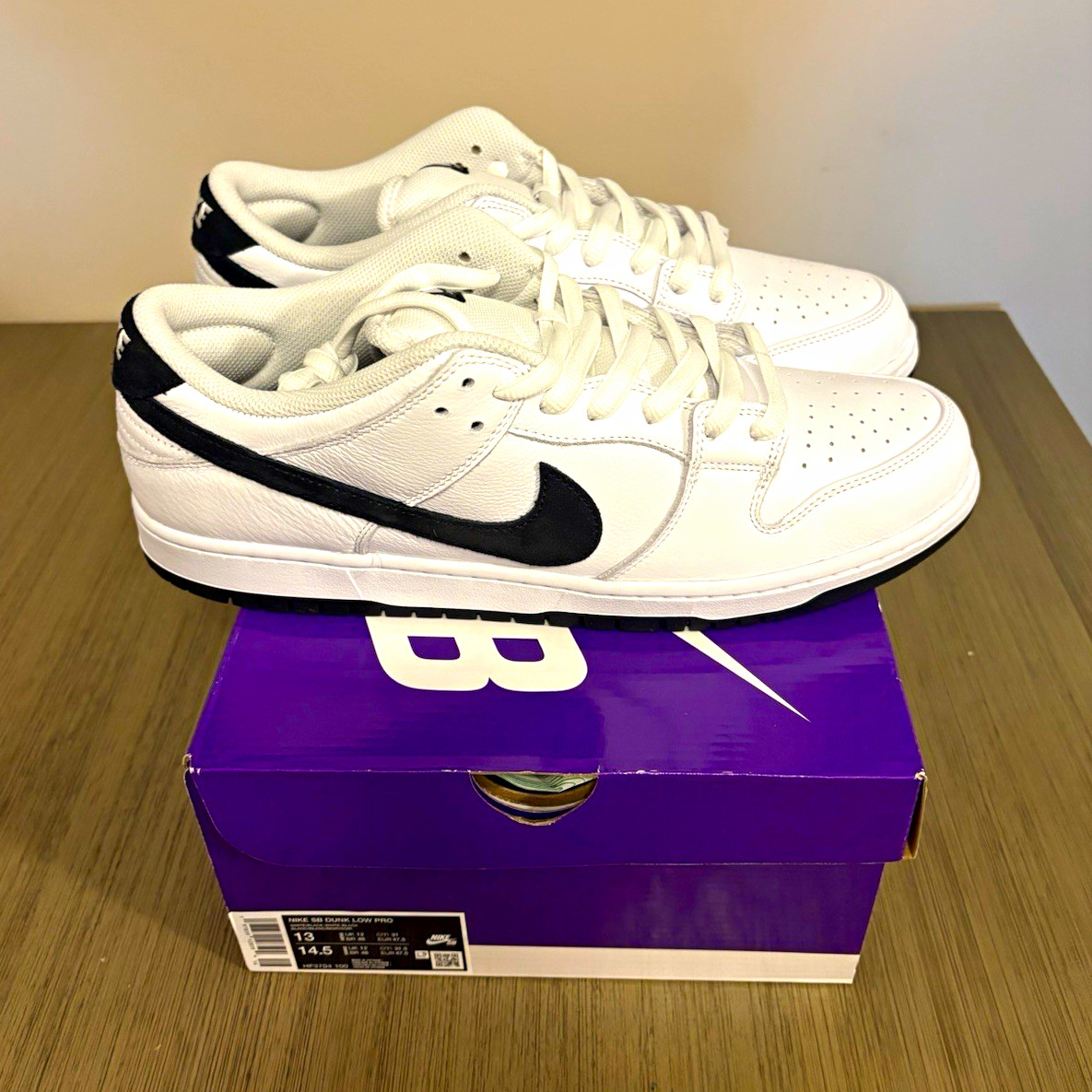 Nike SB Dunk Low Pro White/Black - Men\'s US 13 Nike SB Dunk Low Pro White/Black - Men\'s US 13