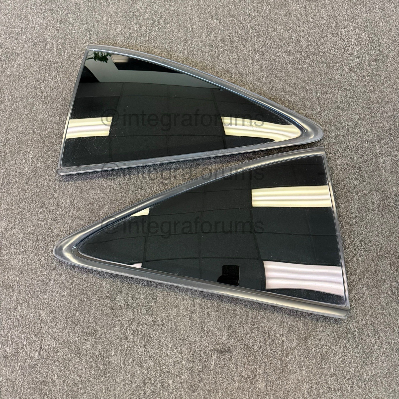 JDM USED Honda Integra Type-Rx DC2 Genuine Privacy Dark Glass Right & Left Side JDM USED Honda Integra Type-Rx DC2 Genuine Privacy Dark Glass Right & Left Side