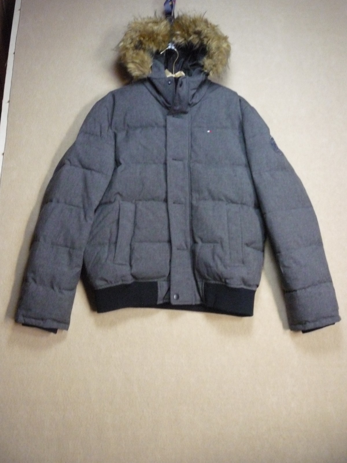 Tommy Hilfiger Mens Medium Gray Puffer Jacket Faux Fur Hood