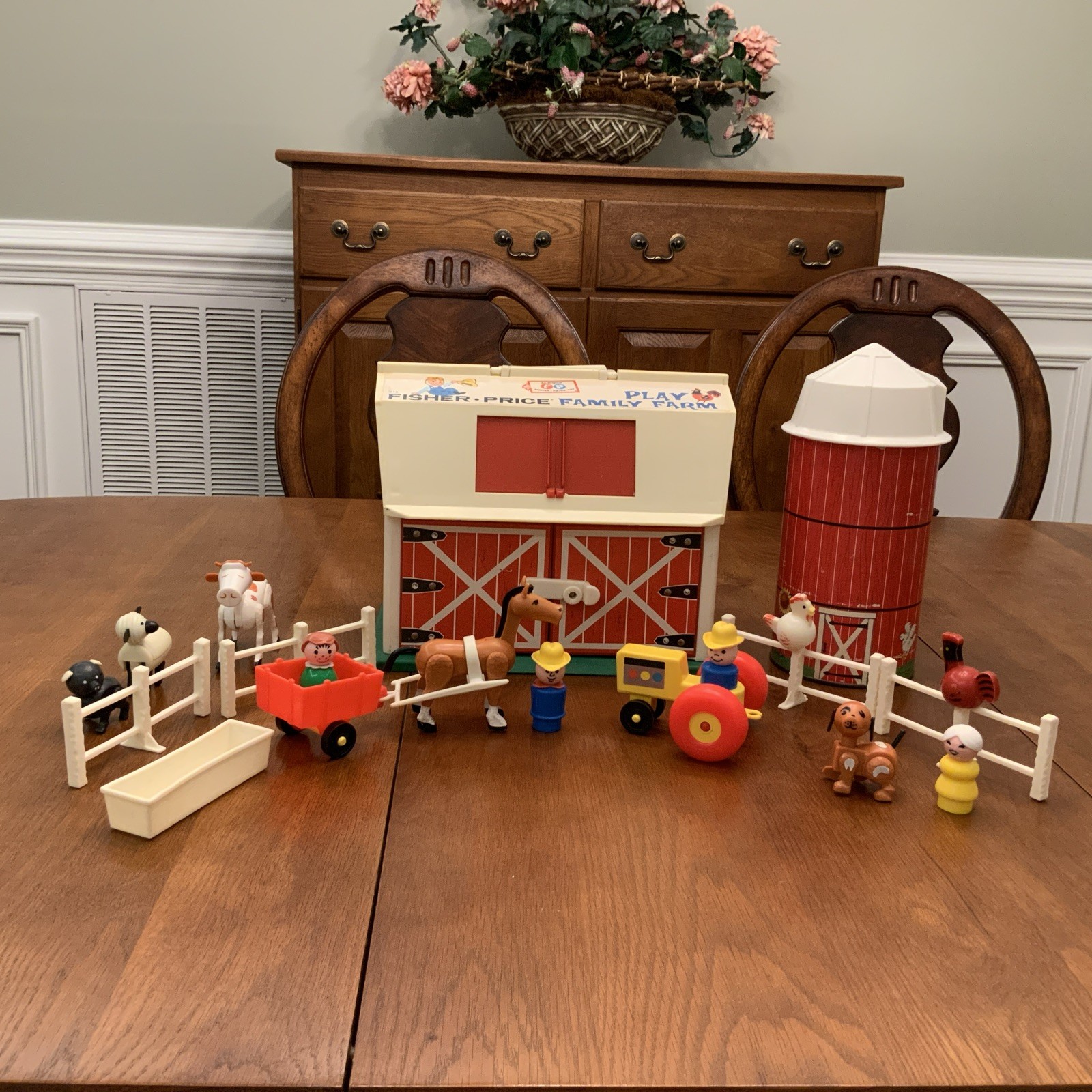 Vintage Fisher Price #915 Play Family Farm - Complete (Read)