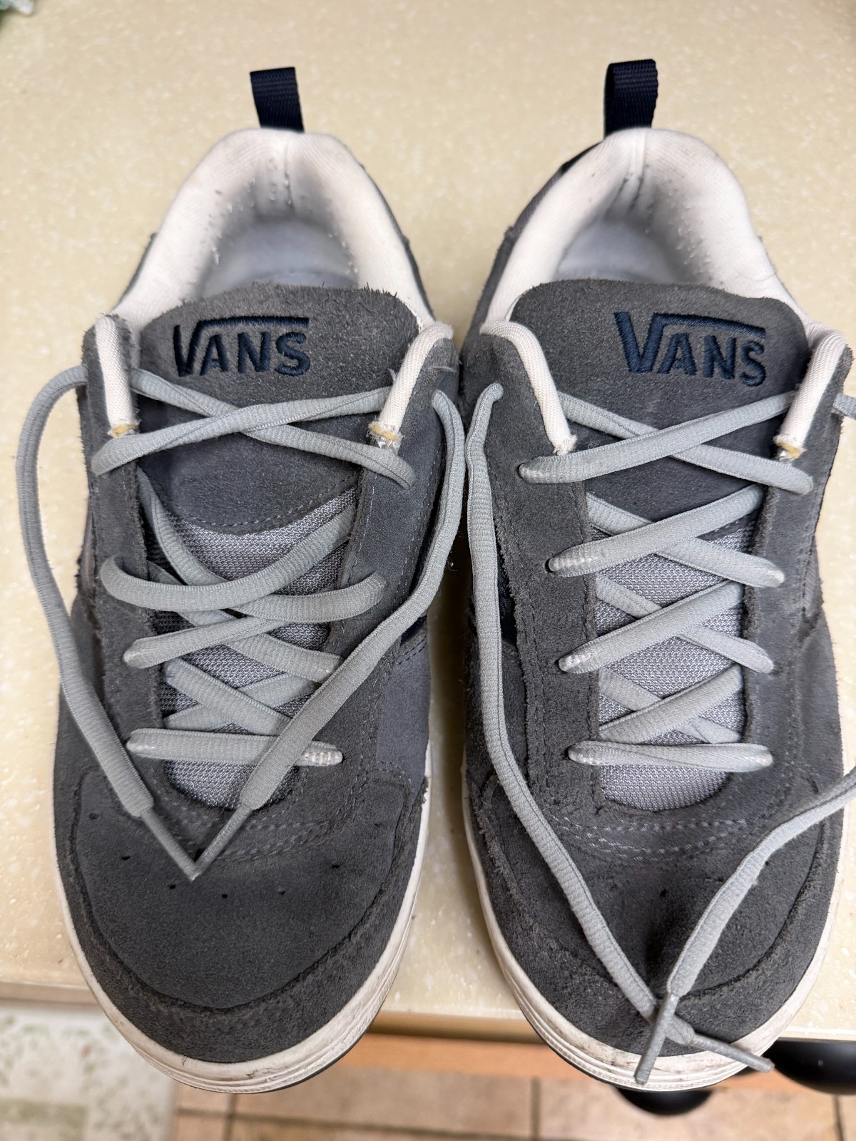 Vans Maverick II Men’s 8.5 Gray Suede Skate Shoes 49193-76