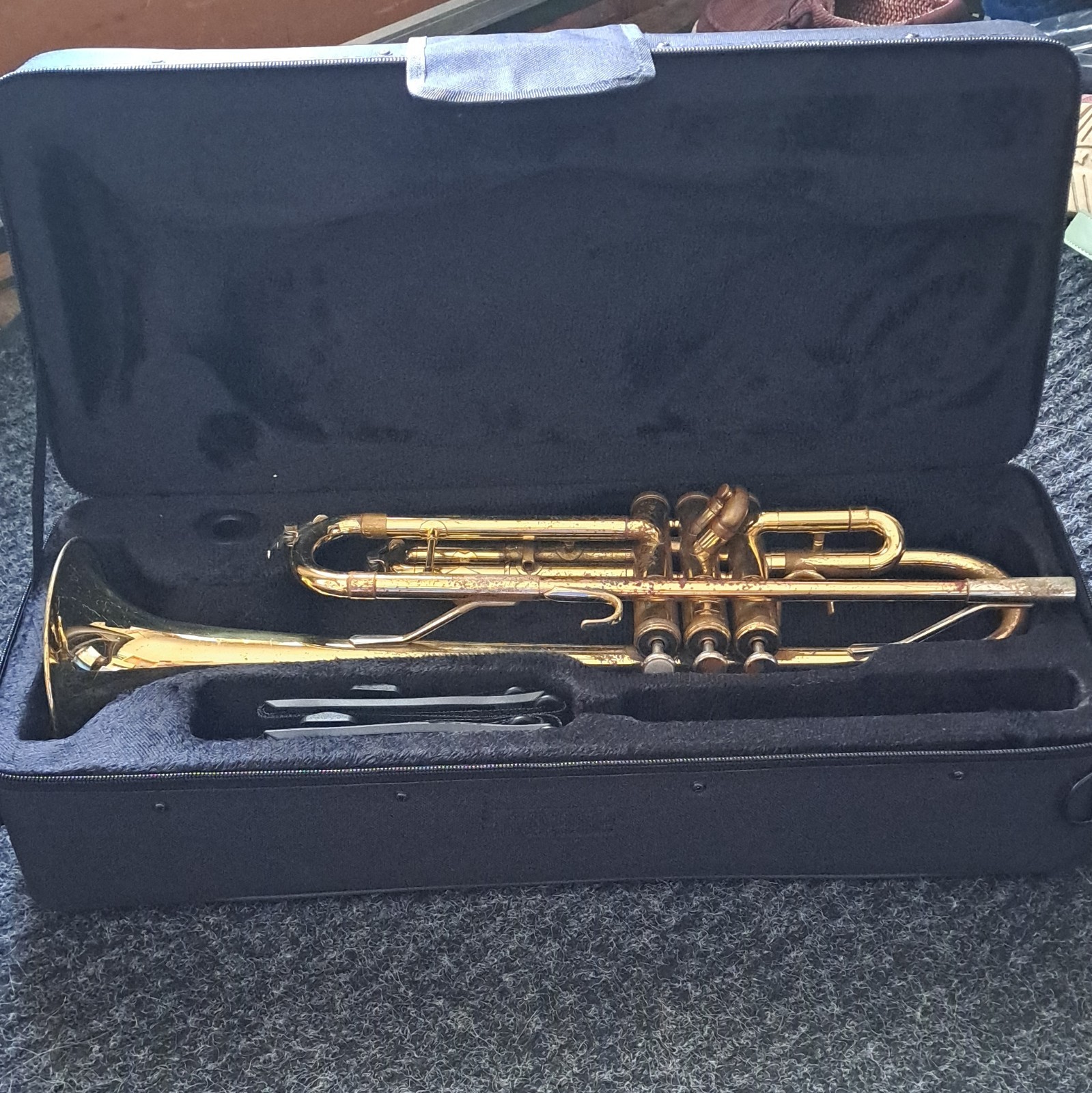 King 601 Bb Trumpet Lacquered Brass, Case included King 601 Bb Trumpet Lacquered Brass, Case included