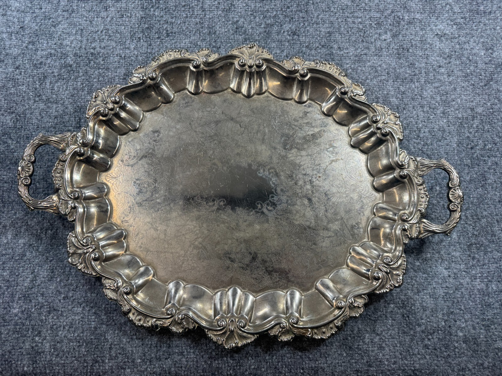 International Silver Co. Serving Tray Silver Ornate Scroll Oval Scalloped Edge International Silver Co. Serving Tray Silver Ornate Scroll Oval Scalloped Edge