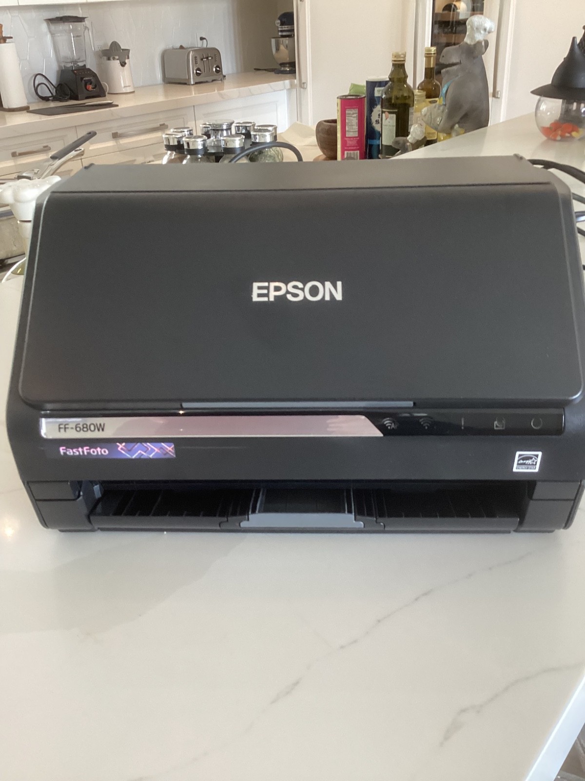 Epson FastFoto FF-680W High-speed wireless Photo & document Scanner - Epson FastFoto FF-680W High-speed wireless Photo & document Scanner -